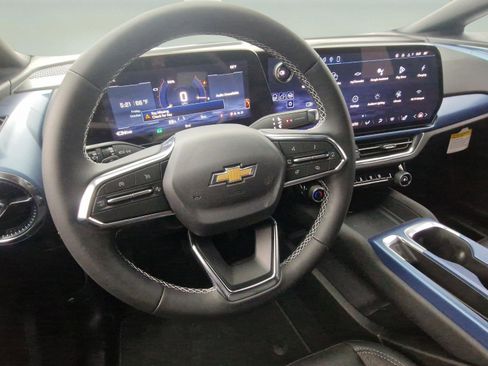 New 2026 Chevrolet Equinox EV LT image 15