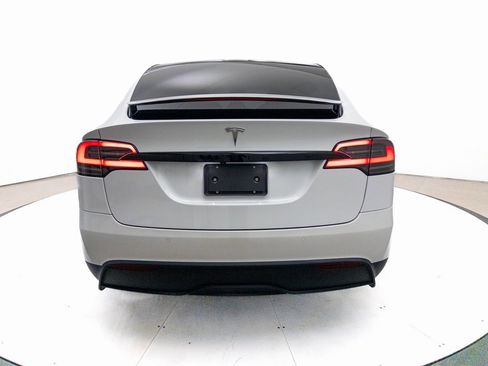 Used 2022 Tesla Model X image 12