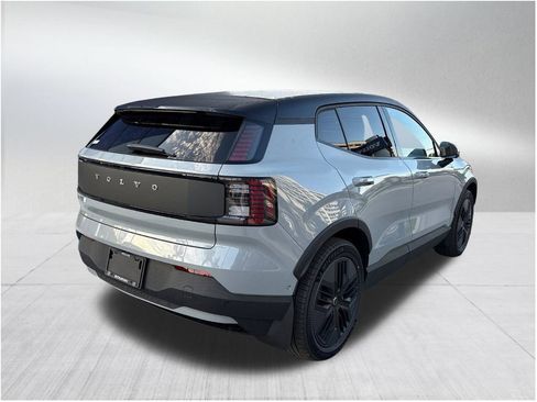 New 2026 Volvo EX30 Cross Country Ultra image 5