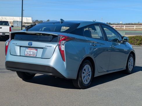 Used 2017 Toyota Prius Two image 13