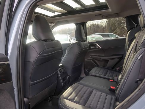 New 2026 Mitsubishi Outlander AWD image 25