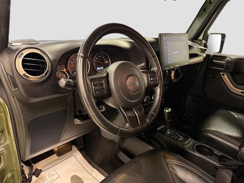 Used 2016 Jeep Wrangler Unlimited Sahara image 9