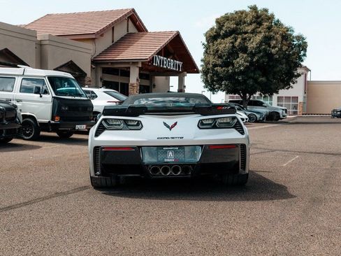 Used 2016 Chevrolet Corvette Z06 w/ 3LZ Preferred Equipment Group RWD image 6