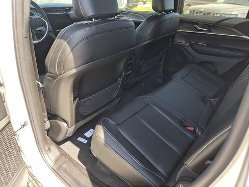 New 2025 Jeep Grand Cherokee Limited image 13