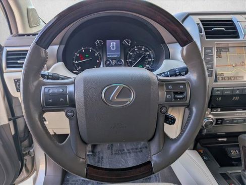 Used 2016 Lexus GX 460 w/ Premium Package AWD/4WD image 13