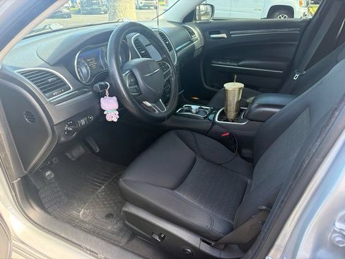 Used 2021 Chrysler 300 Touring w/ Sport Appearance Package RWD image 3