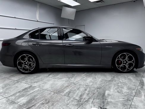 Used 2023 Alfa Romeo Giulia Veloce image 8