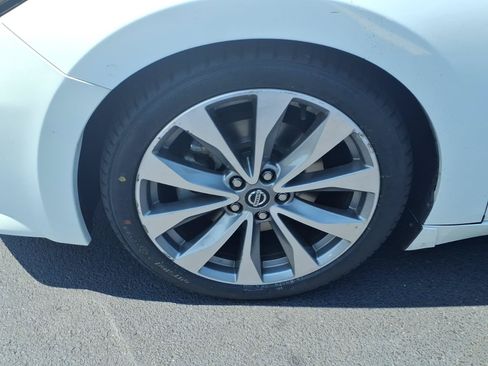 Used 2021 Nissan Maxima Platinum w/ Sport Mat Group FWD image 10