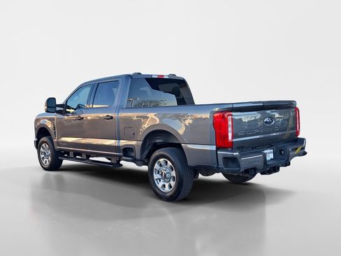 Used 2024 Ford F250 XLT image 3