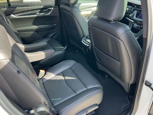 Used 2020 Cadillac XT6 Premium Luxury image 24