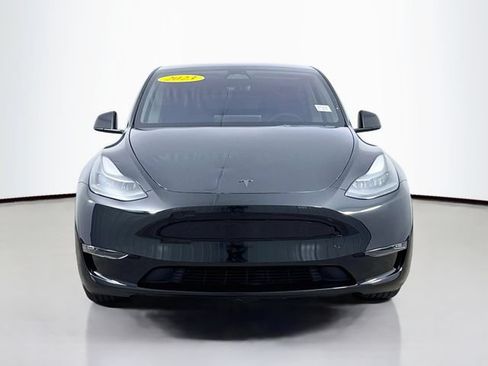 Used 2023 Tesla Model Y Performance AWD/4WD image 2