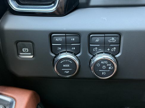 Used 2023 GMC Sierra 1500 Denali Ultimate AWD/4WD image 22