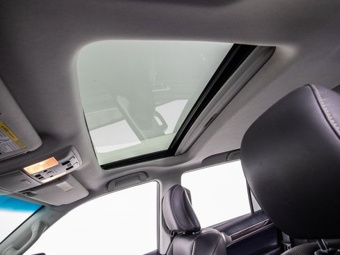 Used 2018 Lexus GX 460 w/ Navigation Package image 27