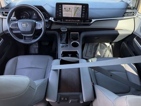 Certified 2023 Toyota Sienna XLE w/ XLE Plus Package image 11