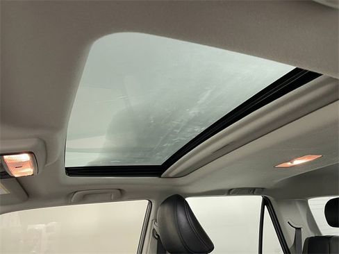 Used 2022 Toyota 4Runner SR5 Premium image 16