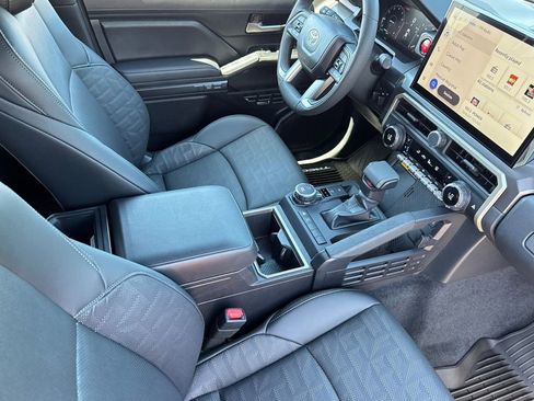 Used 2025 Toyota Tacoma TRD Sport w/ TRD Sport Premium Package AWD/4WD image 15