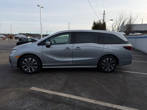 Certified 2026 Honda Odyssey Elite image 2