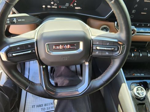 Used 2023 GMC Canyon AT4 w/ AT4 Premium Package AWD/4WD image 16