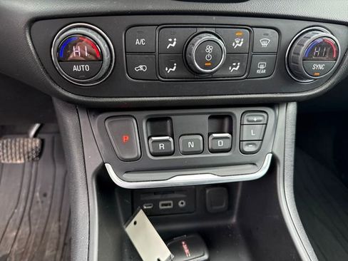 Used 2021 GMC Terrain SLT w/ Infotainment Package II image 21