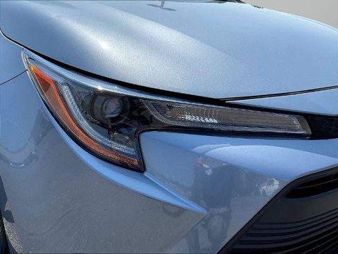 Used 2024 Toyota Corolla LE FWD image 31
