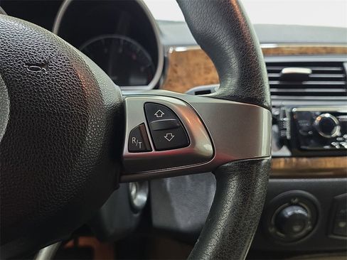 Used 2005 BMW Z4 2.5i image 18