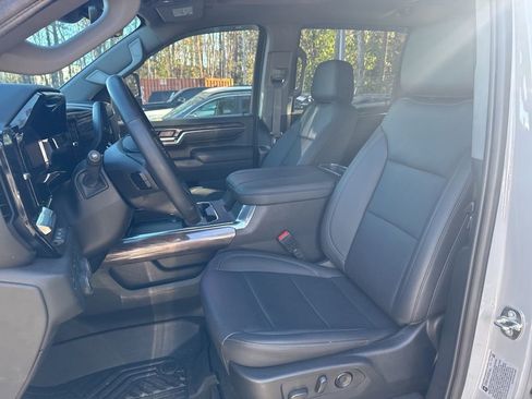 Used 2024 Chevrolet Silverado 2500 LTZ w/ LTZ Plus Package image 17