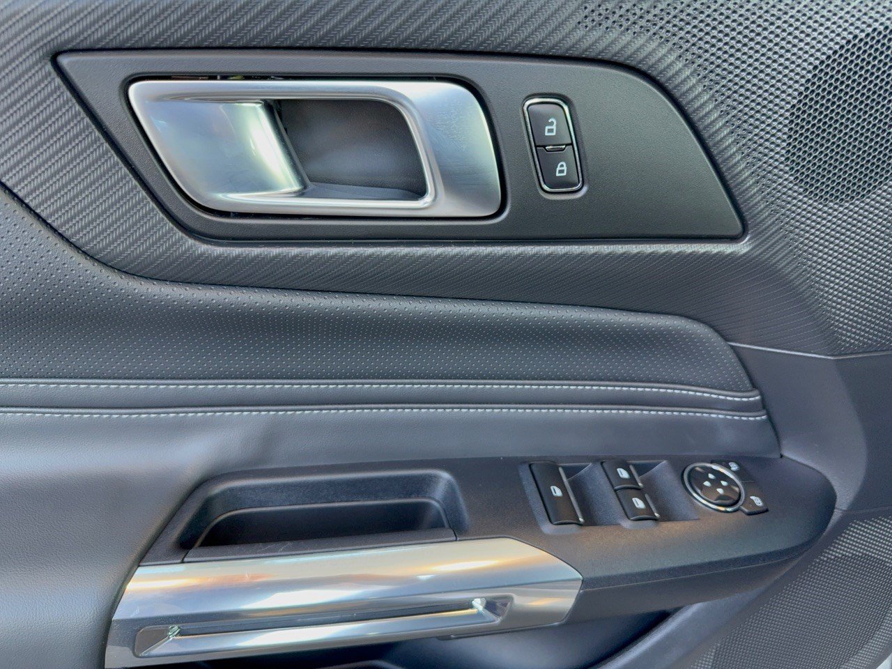 Used 2025 Ford Mustang GT Premium RWD image 15