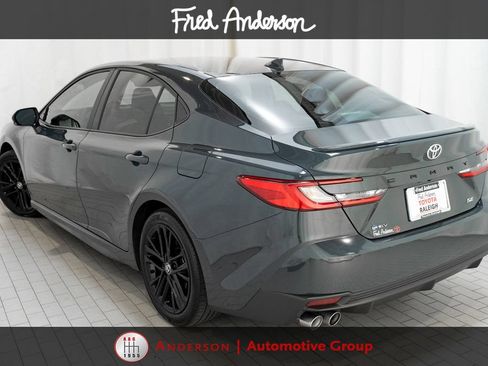Certified 2025 Toyota Camry SE FWD image 3