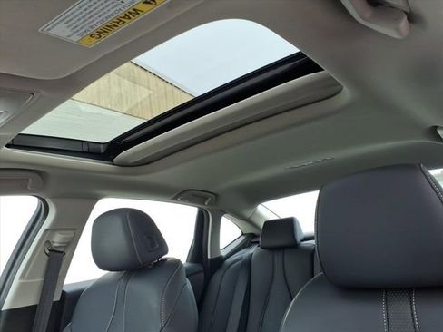 Used 2022 Acura TLX w/ Technology Package image 14