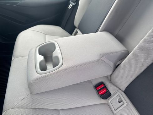 Used 2021 Toyota Corolla LE image 33