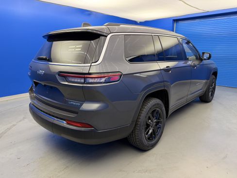 Used 2022 Jeep Grand Cherokee L Laredo w/ Luxury Tech Group I AWD/4WD image 7
