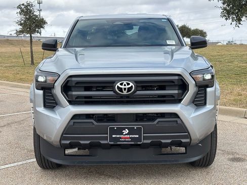 Used 2026 Toyota Tacoma SR image 3