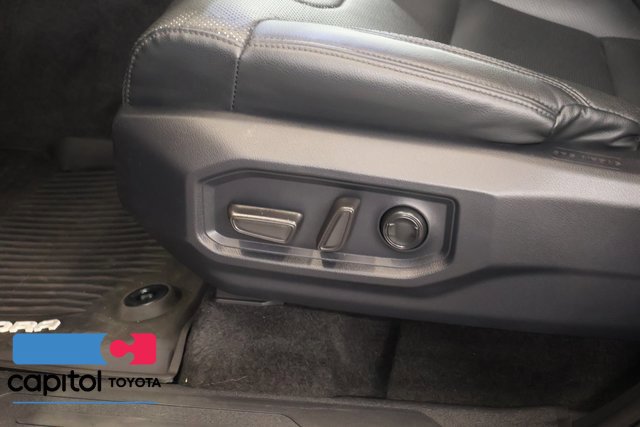 Used 2022 Toyota Tundra Limited w/ TRD Off-Road Package AWD/4WD image 12