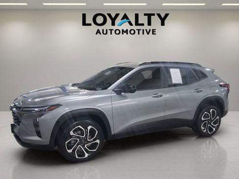 Used 2025 Chevrolet Trax RS w/ Driver Confidence Package image 1