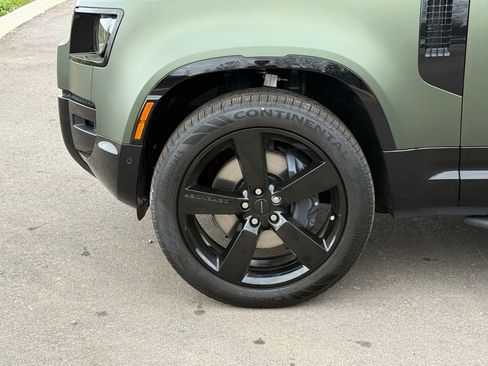 New 2026 Land Rover Defender 110 X-Dynamic SE AWD/4WD image 9