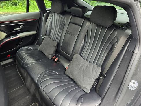 Used 2022 Mercedes-Benz EQS 450+ Sedan image 16