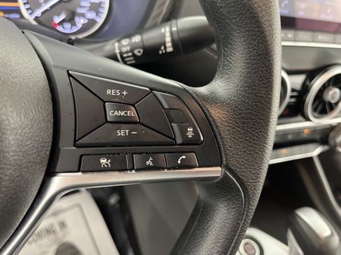 Used 2023 Nissan Sentra SV FWD image 18