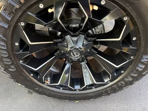 Used 2019 Ford F350 Platinum w/ Platinum Ultimate Package AWD/4WD image 9