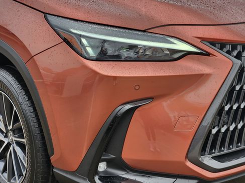 Certified 2025 Lexus NX 250 FWD w/ Premium Package image 6