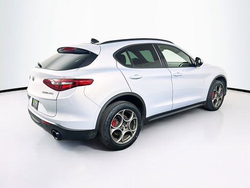 Used 2023 Alfa Romeo Stelvio Sprint RWD image 9