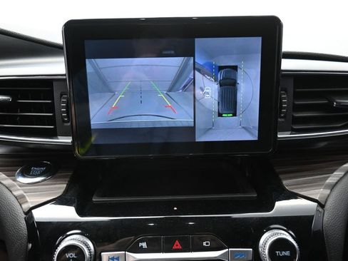 Used 2022 Ford Explorer Limited RWD image 3