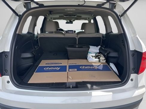 Used 2017 Honda Pilot Touring image 12