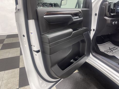 Used 2024 GMC Sierra 1500 SLT image 10