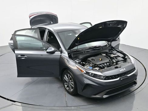 Used 2024 Kia Forte LXS image 39