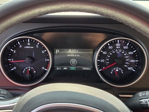 Used 2024 Kia Carnival LX FWD image 31