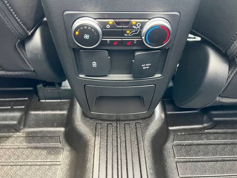 Used 2023 Ford Explorer Limited w/ Equipment Group 301A AWD/4WD image 25