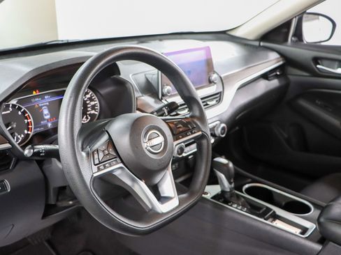 Used 2024 Nissan Altima 2.5 SV image 22