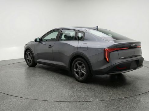 Used 2025 Kia K4 LXS FWD image 6