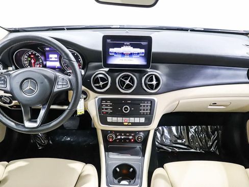 Used 2019 Mercedes-Benz GLA 250 image 12
