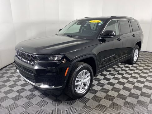Used 2023 Jeep Grand Cherokee L Laredo AWD/4WD image 9